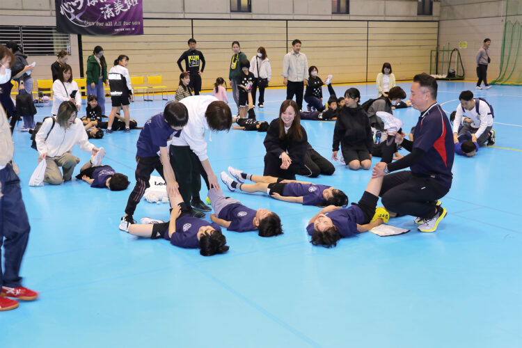 親子ストレッチ教室をおこないました